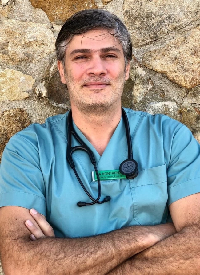 Ανακαλεί την παραίτησή του ο γιατρός της Σερίφου, Θανάσης Κοντάρης- Είχε γυρίσει από τη Σουηδία για να στηρίξει το ΕΣΥ αλλά...
