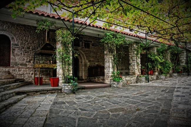 Μονη ντουραχανη