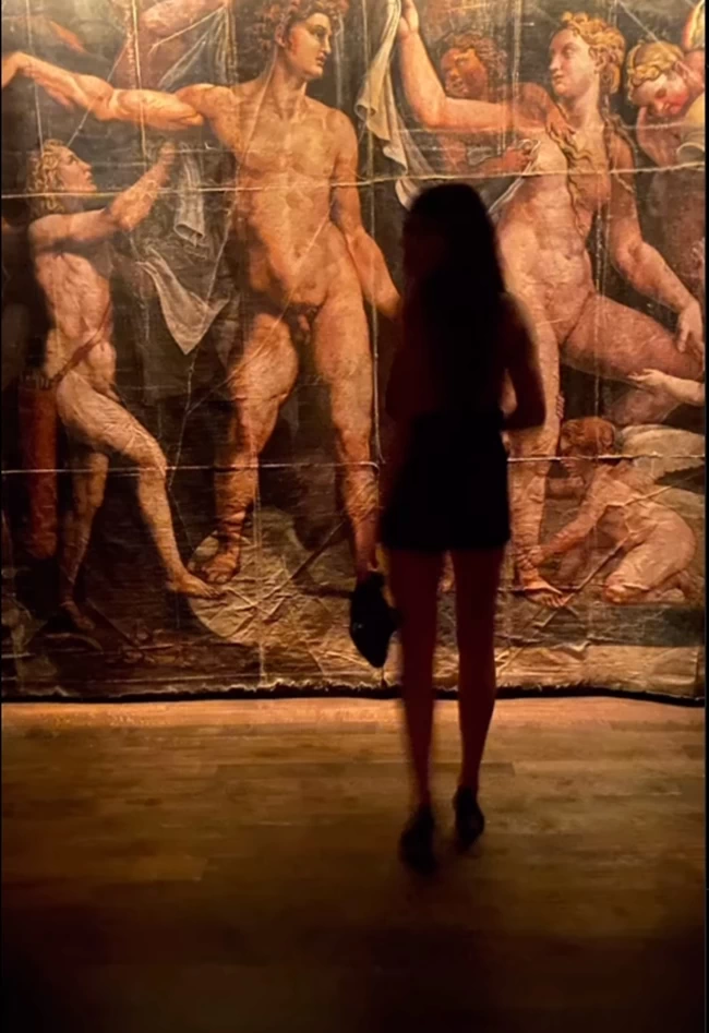 Κάρι Μπράντσο στη Νέα Υόρκη η Λυδία Ευαγγελάτου: Το σούπερ μίνι φόρεμα και οι μπλε Manolo Blahnik γόβες