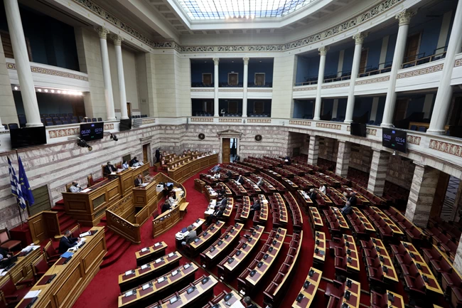 "Πέρασε" ο πτωχευτικός κώδικας με 158 θετικές ψήφους από τη Βουλή - Τι είπε ο Σταϊκούρας μετά την ψήφισή του
