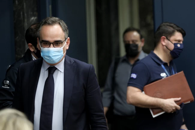 Κοντοζαμάνης: Πόσες κενές ΜΕΘ covid υπάρχουν στη χώρα - Τι ισχύει στην Αττική