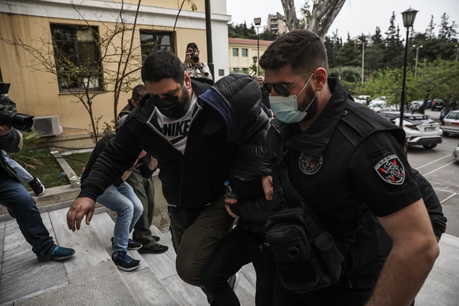 Οι απίθανες δικαιολογίες Φουρθιώτη στην απολογία του: Δεν... θυμάται αν πήρε τηλέφωνο τους δύο που πυροβόλησαν στο σπίτι του