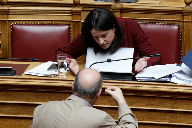 Επιμένει ο Φίλης για τα παιδιά της Κεραμέως- Δεν ζητάει συγνώμη: Ηταν επίθεση στην υπουργό, όχι στην οικογένειά της