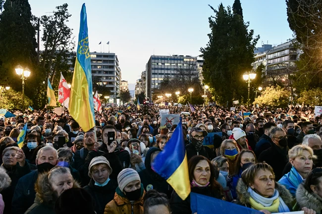 Αντιπολεμικό συλλαλητήριο στο Σύνταγμα