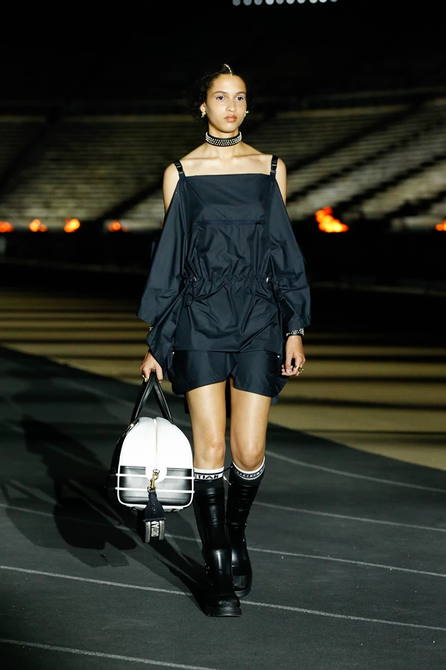 DIOR