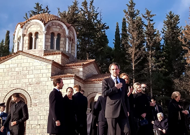 Τατόι κηδεία τέως