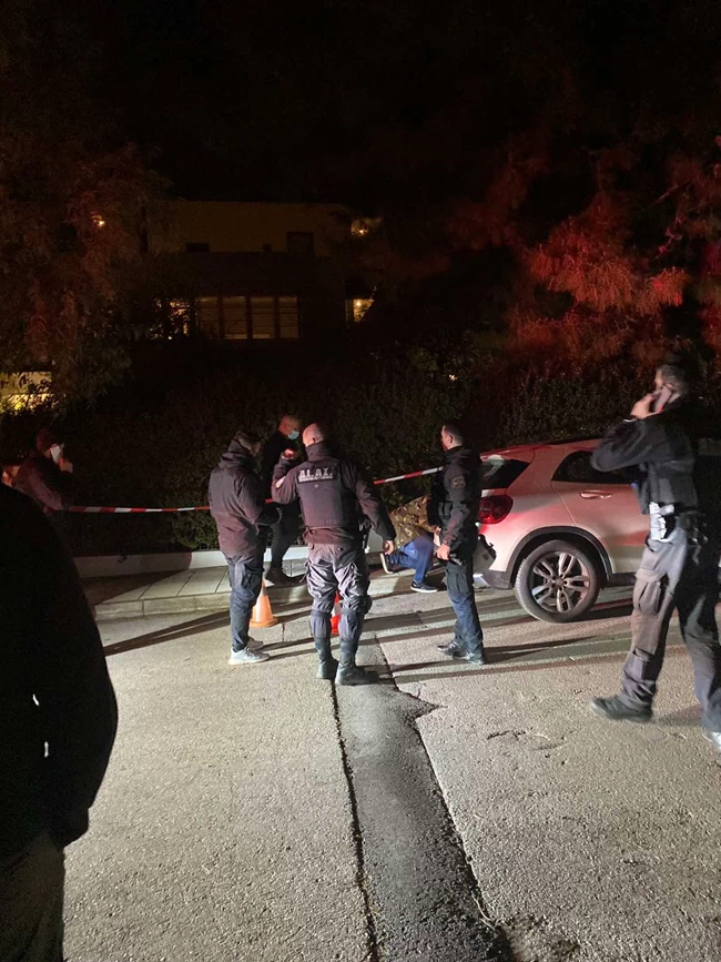 Εμπρηστική επίθεση στο σπίτι του Κωνσταντίνου Μπογδάνου - "Τραμπούκοι εχθροί της φιλελεύθερης δημοκρατίας"