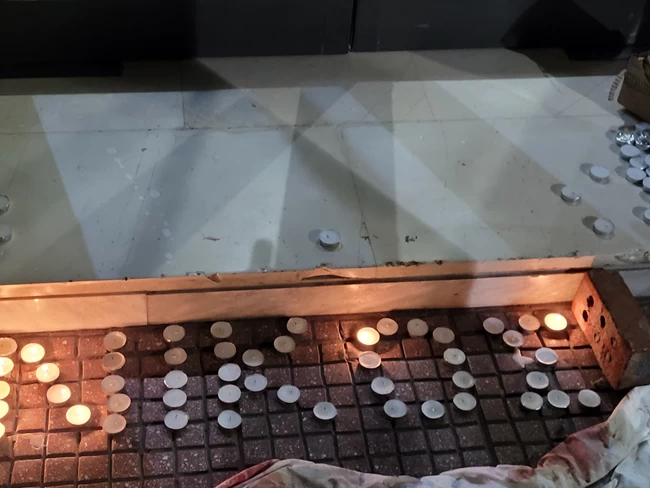 φοιτητης λαρισα τοιχίο
