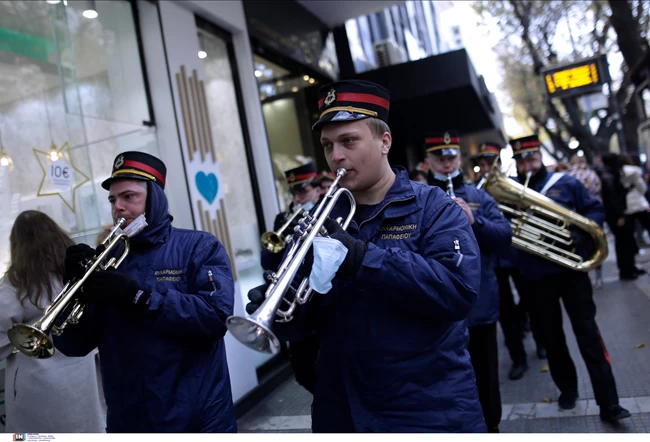παραμονη χριστουγεννων αγορα