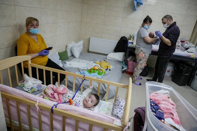 Ουκρανία βρέφη παρένθετες μητέρες 4