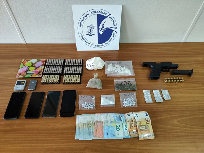 Τρεις συλλήψεις σε επιχείρηση της Δίωξης Ναρκωτικών στην περιοχή της Αγίας Βαρβάρας - Αναζητείται 47χρονος