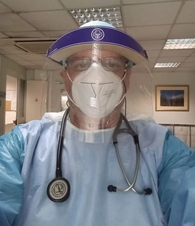Γιατρός για αρνητές μάσκας