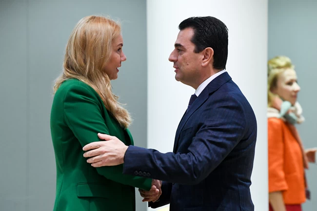 Ελλάδα και 14 χώρες έβαλαν βέτο στην "αστεία" πρόταση της Κομισιόν για πλαφόν στο αέριο- Κόντρα με Γερμανία