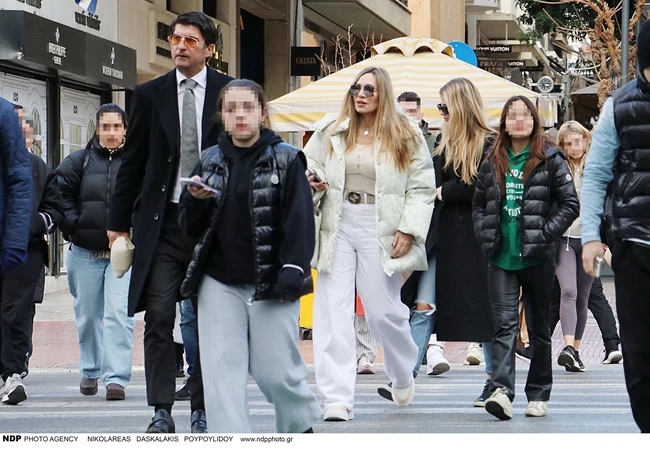 Total white τον χειμώνα: Η Ελένη Πετρουλάκη απογείωσε την τάση με την πρωινή της εμφάνιση