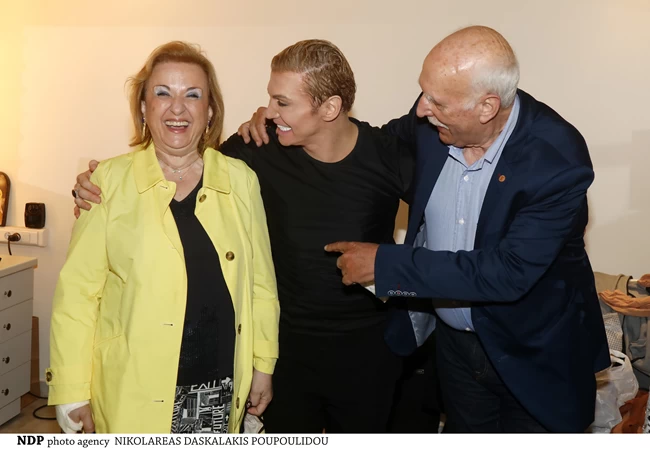 ΠΑΓΩΝΗ ΖΑΧΑΡΑΤΟΣ