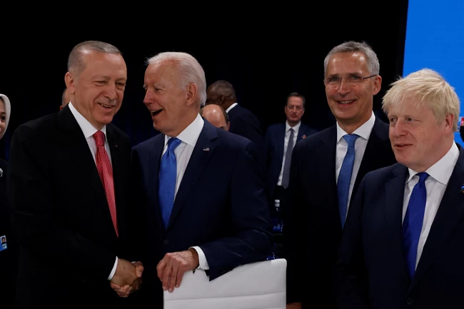 Ερντογάν και Μπάιντεν στο ΝΑΤΟ