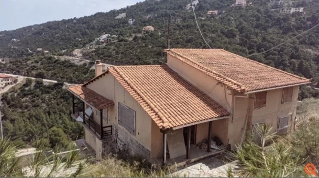 Στο σφυρί και το εξοχικό του Πέτρου Φιλιππίδη στο Σοφικό Κορινθίας- Εχασε τα σπίτια σε Ψυχικό και Κέρκυρα
