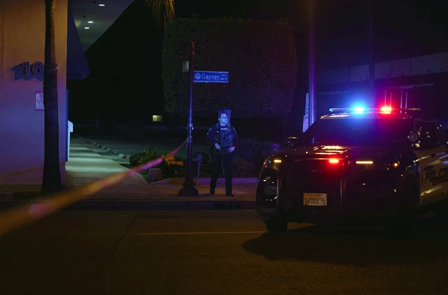 Δέκα νεκροί και δέκα τραυματίες από τους πυροβολισμούς στο Λος Αντζελες