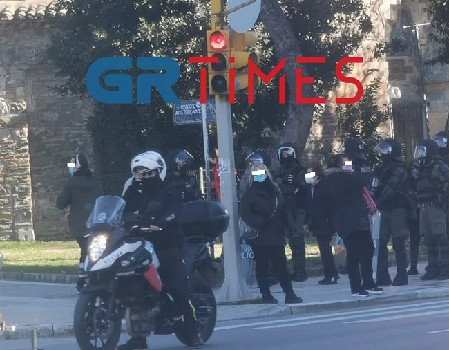 ΣΥΓΚΕΝΤΡΩΣΗ ΓΙΑ ΚΟΥΦΟΝΤΙΝΑ