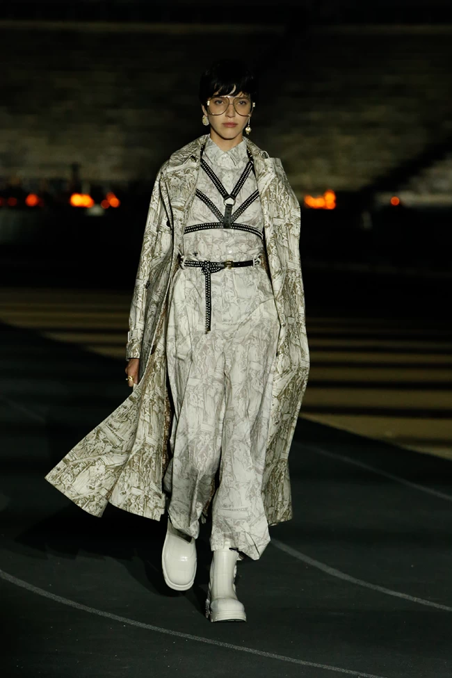 DIOR