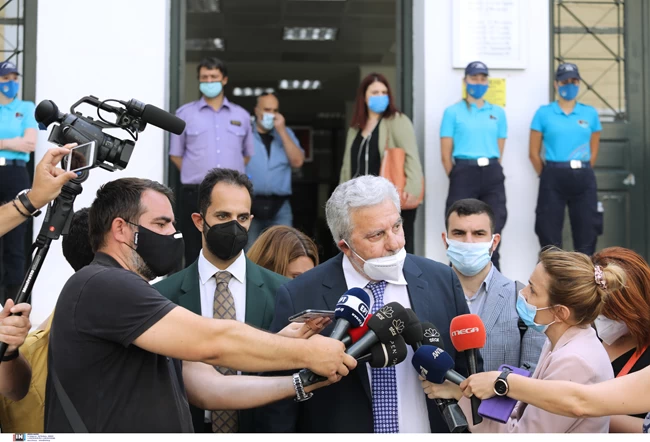 ΔΙΚΗΓΟΡΟΣ ΜΗΤΕΡΑΣ ΚΑΡΟΛΑΙΝ