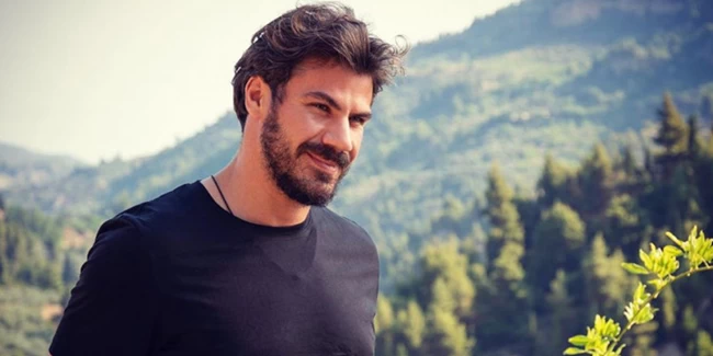 Ο Ηλίας Μαμαλάκης παίρνει ξανά θέση στον κόντρα Μπαρμπαρίγου – Πετρετζίκη: Πολύ φασαρία για μια γαλατόπιτα
