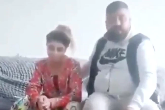 Σάλος στην Τουρκία: Συνελήφθη ο πα-τέρας που ανήρτησε βίντεο στο οποίο χαϊδεύει την κόρη του κάτω από τα ρούχα της [εικόνα]