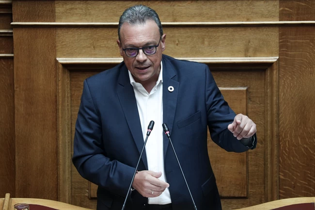 Φάμελλος Βουλή