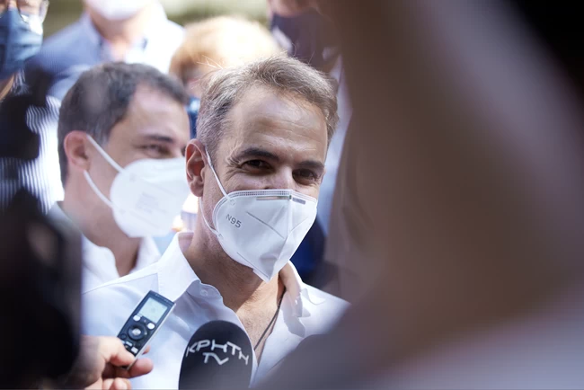 Ξεκάθαρο μήνυμα Μητσοτάκη από το Ηράκλειο: Η χώρα δεν θα ξανακλείσει - Κινητές μονάδες εμβολιασμού και στα ξενοδοχεία