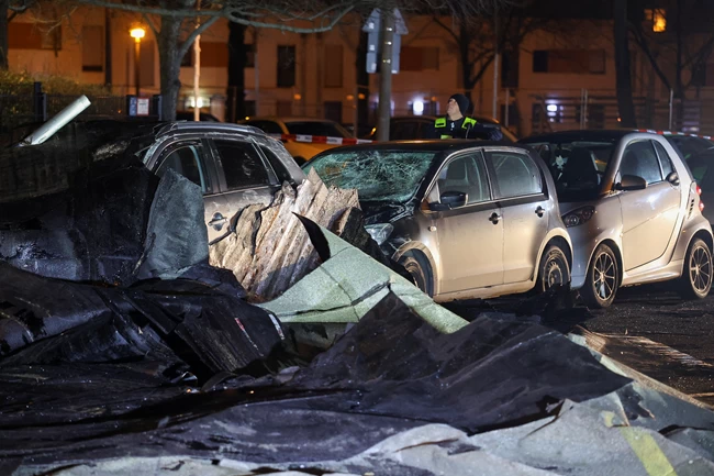 Βορειοδυτική Ευρώπη: Τουλάχιστον 14 νεκροί από τη θύελλα Γιούνις - Χιλιάδες νοικοκυριά χωρίς ρεύμα