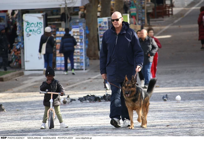 Τζώνη Καλημέρης: Πρωινή βόλτα με τη μικρή Έιντα που λατρεύει το ποδήλατό της