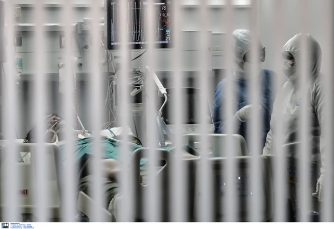 Και όμως...τα κρούσματα σταθεροποιούνται τις τελευταίες ημέρες- Το 70% των εμβολιασμένων που νοσούν είναι 18-59 ετών