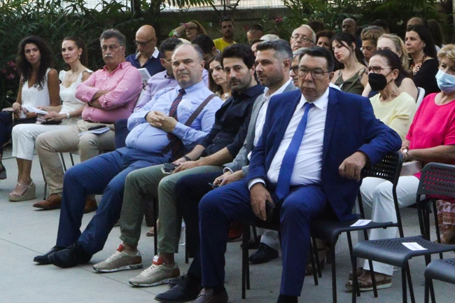 ΚΩΣΤΑΣ ΛΑΣΚΑΡΑΤΟΣ