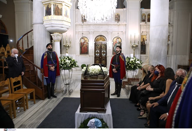 κηδεια μαρινα λαμπρακη