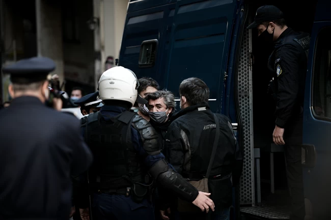 Επέτειος Γρηγορόπουλου: 375 προσαγωγές και 135 συλλήψεις στα Εξάρχεια - Σε ολονύχτια επιφυλακή η ΕΛΑΣ για επεισόδια
