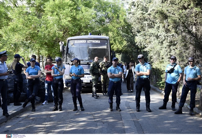ΑΛΒΑΝΙΚΗ ΠΡΕΣΒΕΙΑ