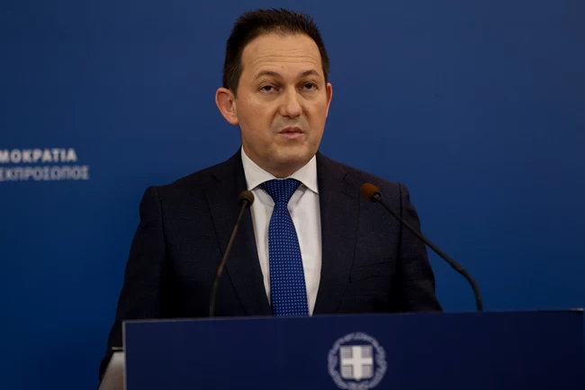 Κόντρα Πέτσα - ΣΥΡΙΖΑ για την παραίτηση της Δήμητρας Κρουστάλλη από το Βήμα