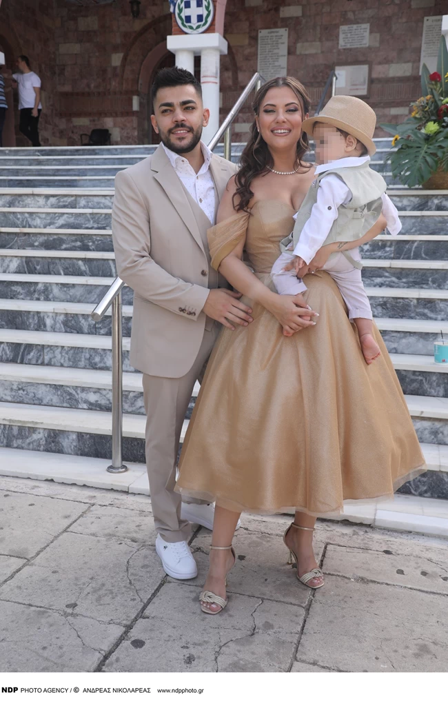 ΛΑΟΥΡΑ ΝΑΡΓΕΣ ΒΑΦΤΙΣΗ