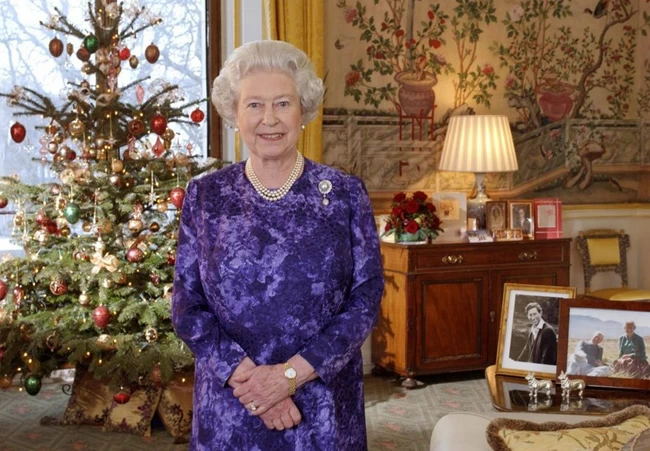 QUEEN ELIZABETH CHRISTMAS