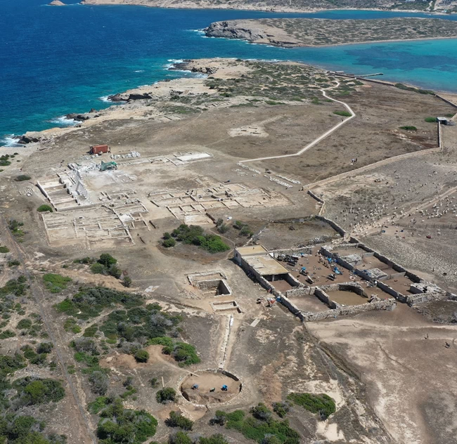 Ανασκαφές στο Δεσποτικό: Βρέθηκε εντυπωσιακό άγαλμα από παριανό μάρμαρο και νέο κτίριο 4 δωματίων ανασκαφεσ δεσποτικο