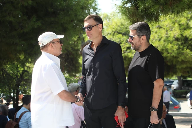 ΓΙΑΝΝΗΣ ΙΩΑΝΝΙΔΗΣ ΚΗΔΕΙΑ