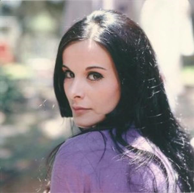 ΕΛΕΝΑ ΝΑΘΑΝΑΗΛ