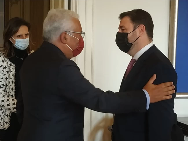 Ο πρόεδρος του ΠΑΣΟΚ - ΚΙΝΑΛ Νίκος Ανδρουλάκης με τον πρωθυπουργό της Πορτογαλίας Αντόνιο Κόστα