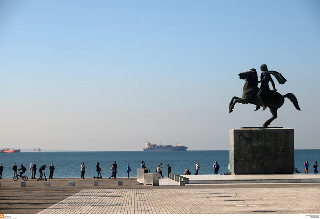 Κορονο-βόμβα η Θεσσαλονίκη: Στο 32% η θετικότητα - Πώς ξέφυγε από τον έλεγχο η πανδημία