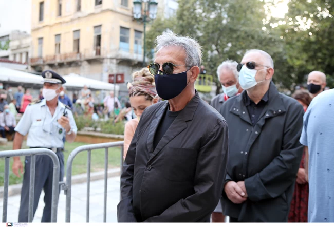 Γιώργος Νταλάρας