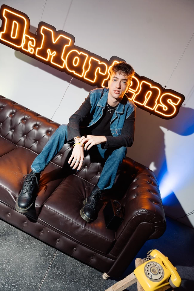 DR MARTENS