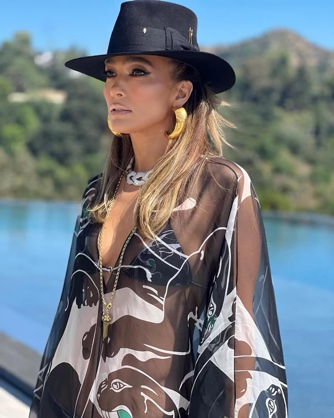 JLO