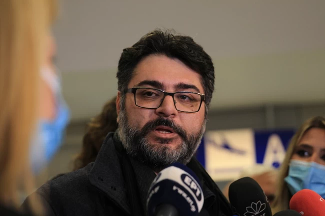 Συγκλονίζει ο Μανώλης Ανδρουλάκης: ''Η Μαριούπολη είναι η Γκερνίκα, το Γκρόζνι, το Χαλέπι'' [Εικόνες - Βίντεο]