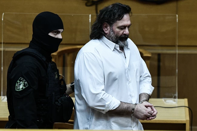 Δίκη Χρυσής Αυγής - "Οχι" στην αποφυλάκιση Λαγού: Χειροκροτούσε ειρωνικά - Η ένταση με τη Μάγδα Φύσσα στο δικαστήριο