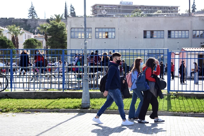 Οριστικό: Άνοιγμα και των τριών τάξεων Λυκείου σε όλη τη χώρα τη Δευτέρα εισηγούνται οι λοιμωξιολόγοι